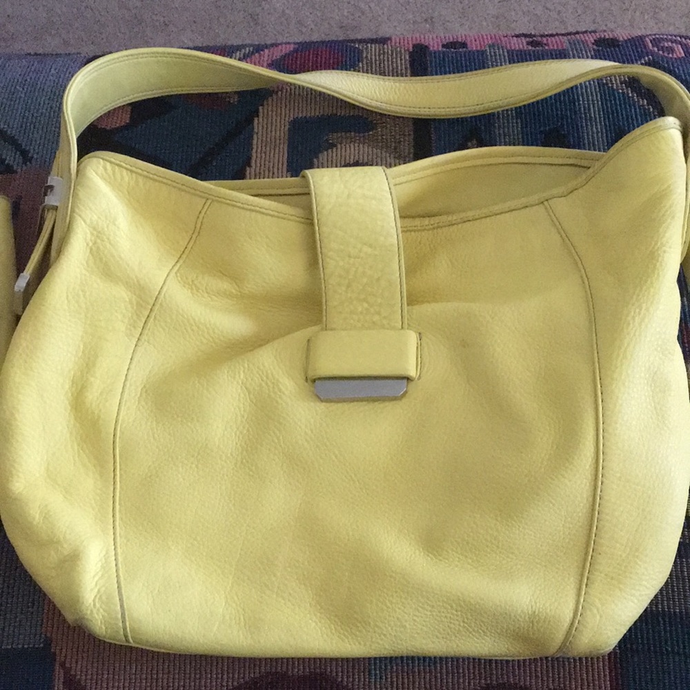 Leather shoulder bag